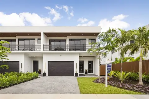 New Duplex with Private Pools