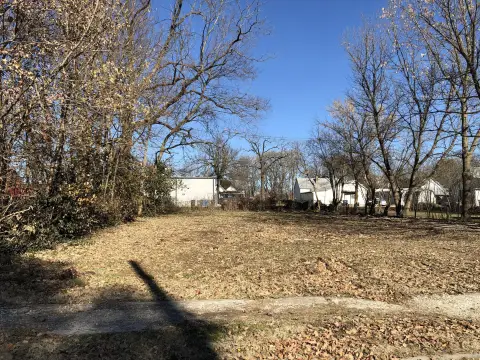 Residential Land in Quiet Neighborhood