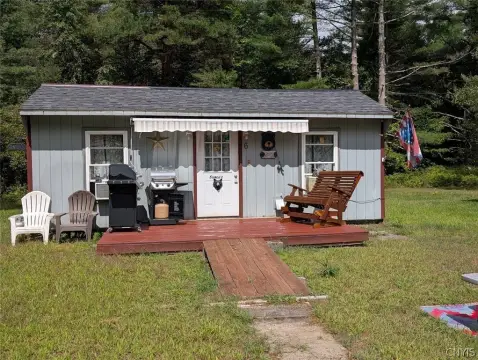 Edwards, NY Affordable Getaway Camp