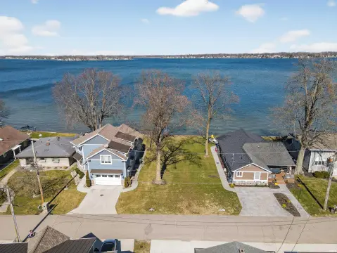 Lakefront Residential Homesite