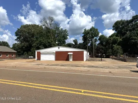 Commercial Building with Potential Uses