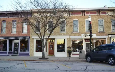 East Dundee Commercial Space Available