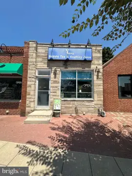 Retail Building with Rear Parking