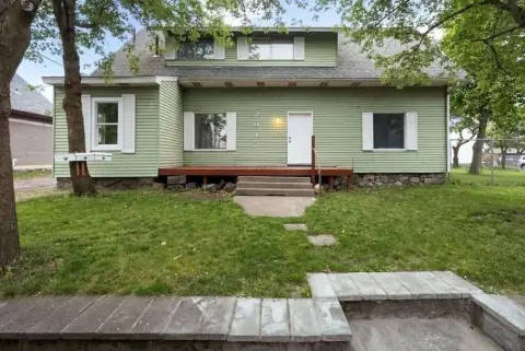 Craftsman Triplex with Dedicated Parking