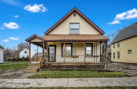 Renovated Duplex in Cleveland, OH