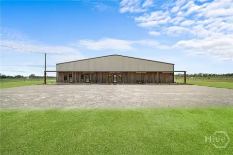 Fenced Flex Facility with Showroom
