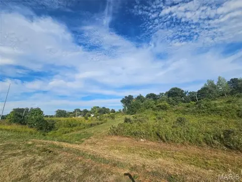 Commercial Land with Signalized Intersection