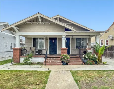 Duplex with Private Yard and Garage