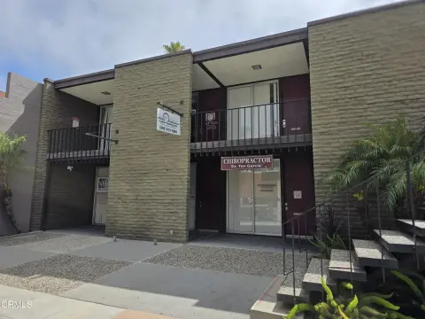 4-Unit Office Building with Parking