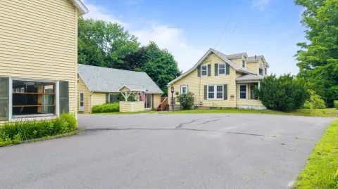 Versatile Live-Work Commercial Property