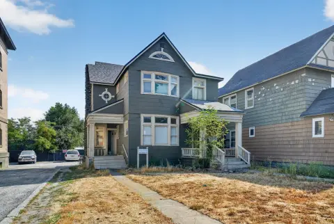 Victorian Quadplex with Alley Parking