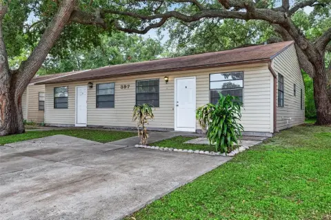 Duplex With Inside Laundry Units