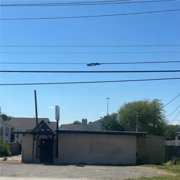 Commercial Space on Busy Street