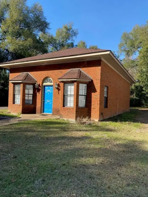 Bainbridge Commercial Building For Sale