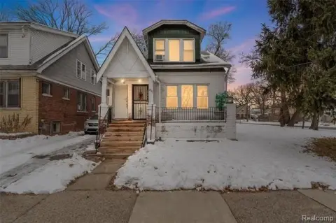 Detroit Bungalow with Income Potential