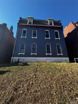 Brick 4-Unit Apartment Building