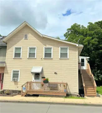 Four-Unit Quadplex with Private Decks
