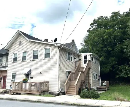 Four-Unit Quadplex with Private Decks