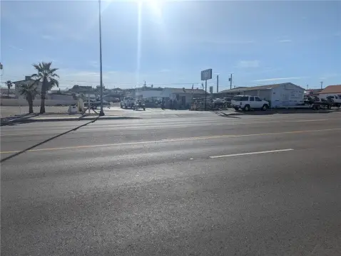 Two-Structure Auto Shop Property
