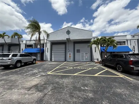 Doral Luxury Office Warehouse Condominium