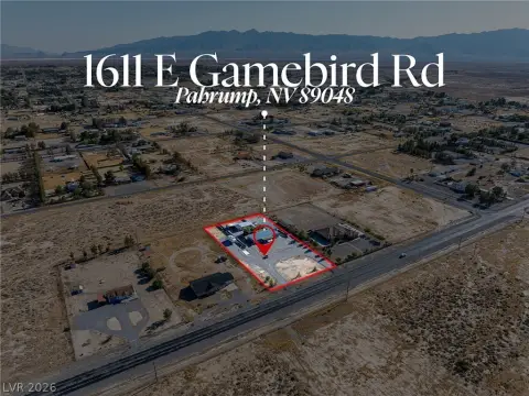 Remodeled Triplex With RV Rental