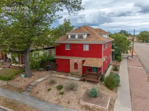 Triplex with Private Entrances
