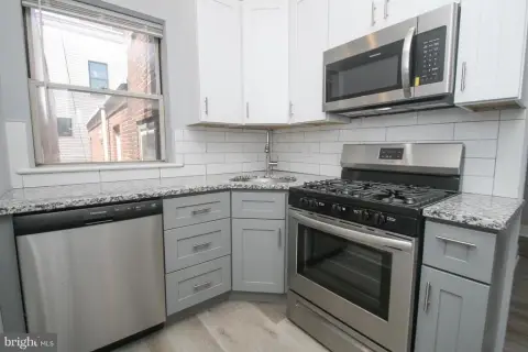 Newly Refurbished 5-Unit Apartment
