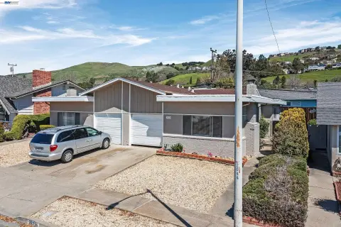 Hayward Duplex in Fairway Greens