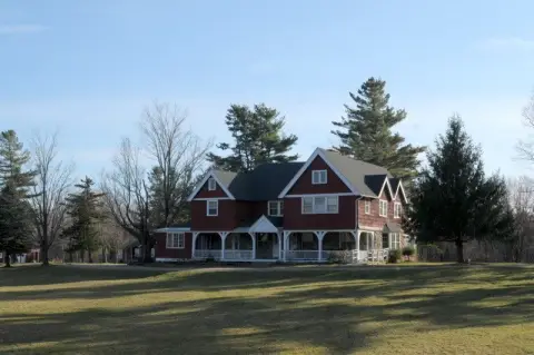 Wedding Venue Estate with Cabins