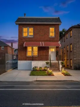 Renovated Duplex with Studio