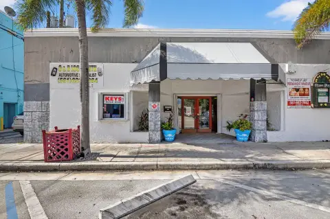 Versatile Space in Entertainment District