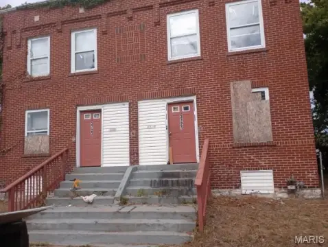 8-Bedroom Duplex with Full Basement