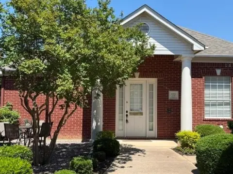 Southlake Office with Garden Style