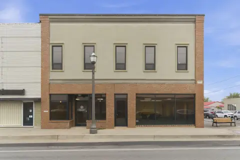 Versatile Commercial Property Near Cassville Square
