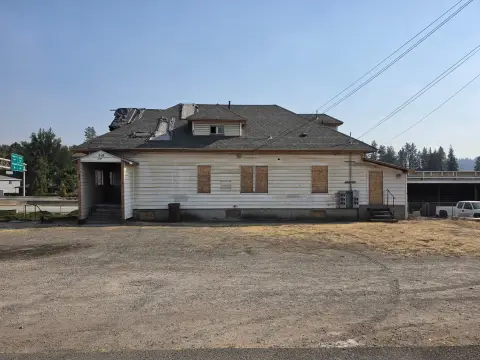 Apartment Building With Development Land