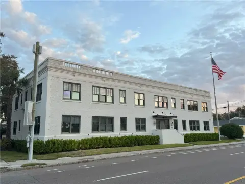 Tampa Office with Expansion Capacity