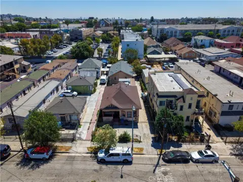 Triplex with Driveway Parking