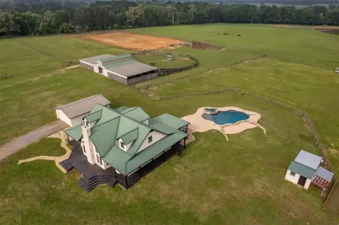 Equestrian Estate & Team Roping Ranch