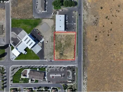 Commercial Land in Growing District