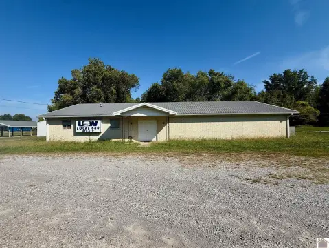 Retail Building with Detached Garage