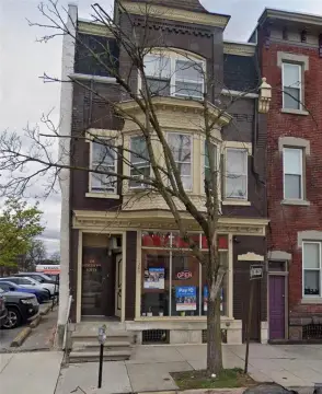 Open-Plan First-Floor Retail Space
