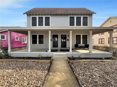 Duplex in Prime Bay Area