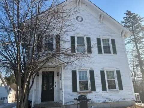 Triplex with In-Unit Washer and Dryer