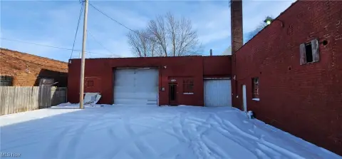 Renovated Flex Space with Auto Lifts