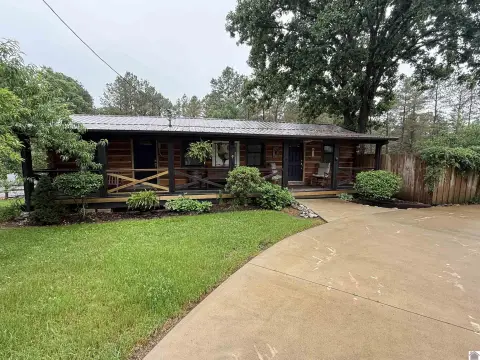 Log Cabin Duplex Near Kentucky Lake