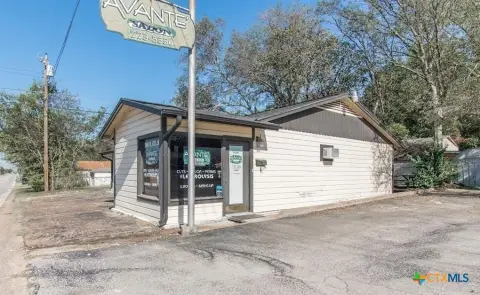 Temple Commercial Building For Sale