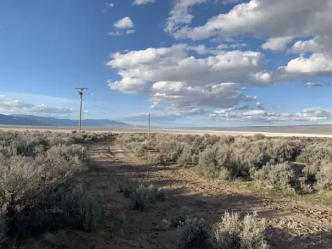 Agricultural Land with Mountain Views