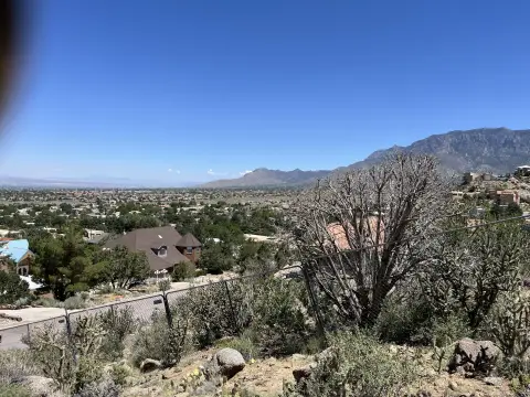 Albuquerque Land with City Views