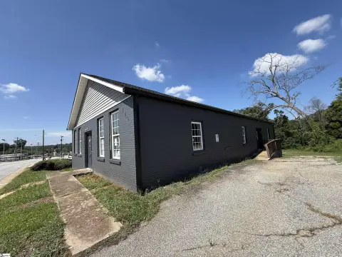 Versatile Retail and Office Building