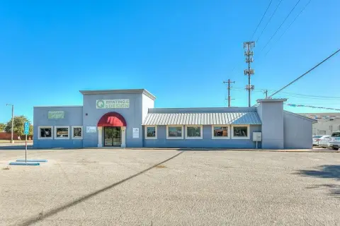 Multi-Tenant Mixed-Use Building